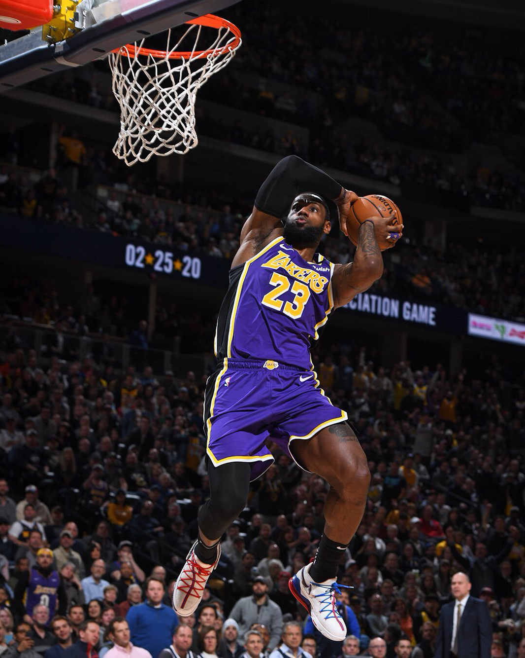 通过不懈的 通过不懈的