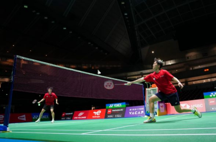 他勤勤恳恳 他勤勤恳恳